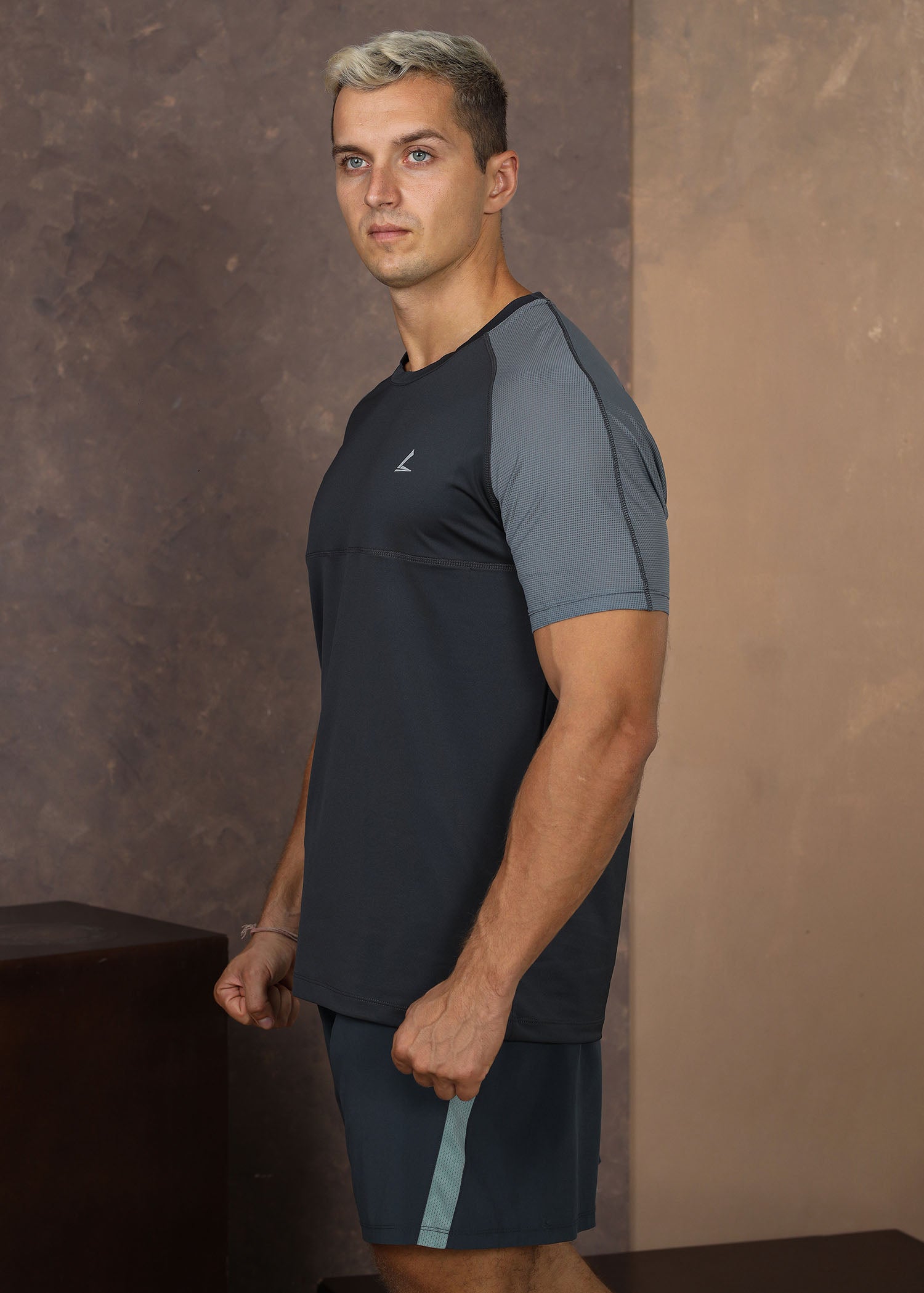 ACTIVE WEAR S/S T-SHIRT  WITH FRONT PANEL